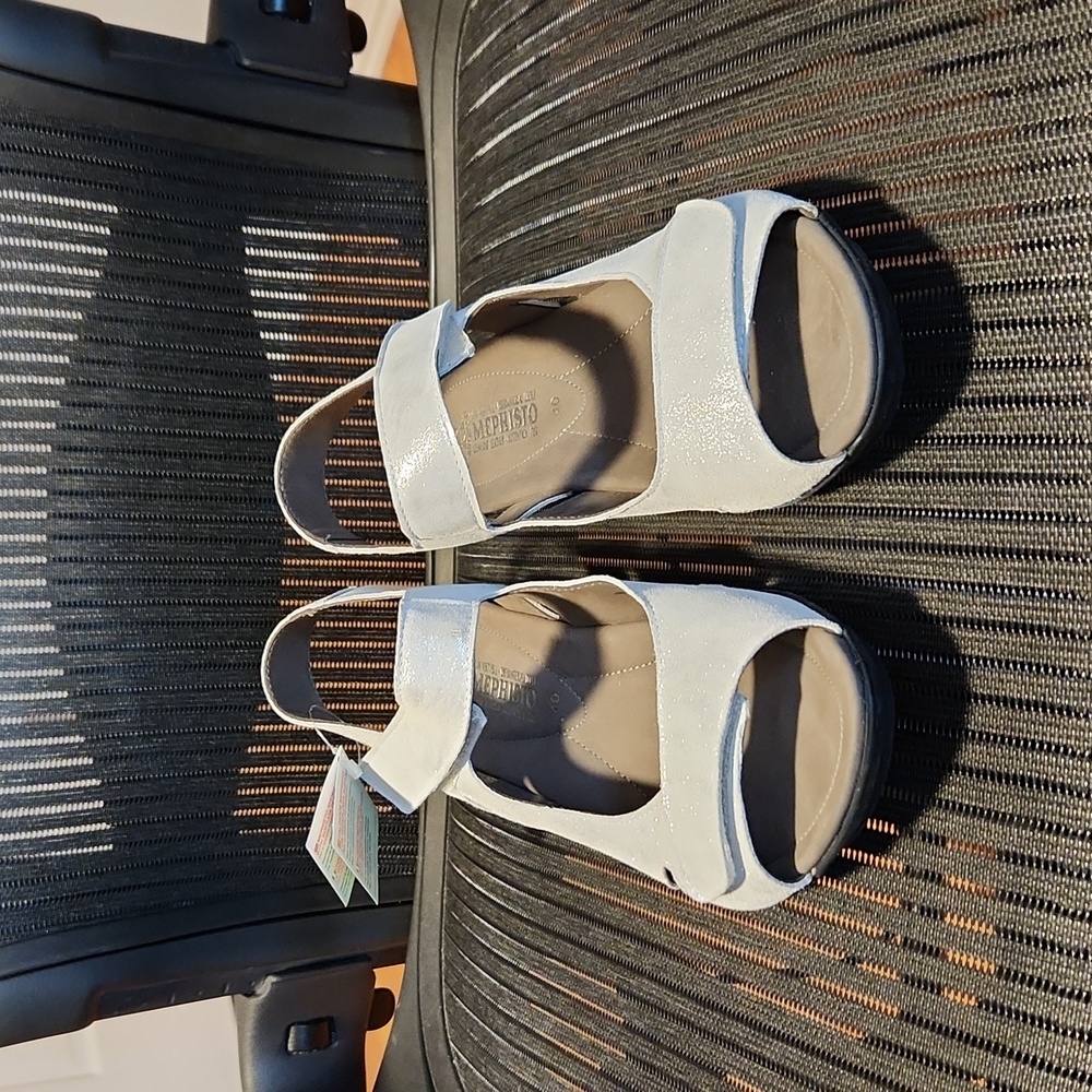 Mephisto Women's Silver Sandals Size 40 (US size 9.5) NWT